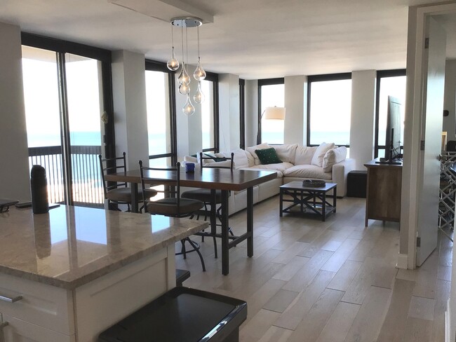 Photo - 1660 N La Salle Dr Unit 3811