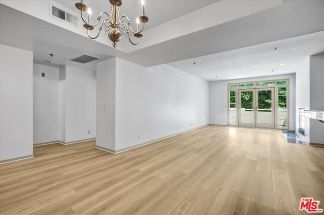 Photo - 2222 Beachwood Dr Unit 408