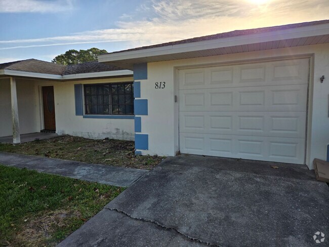 Building Photo - Your Perfect Home Awaits!