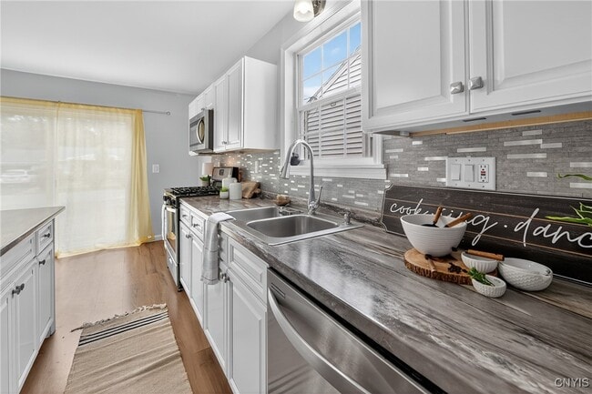 Photo - 122 Frederick Dr