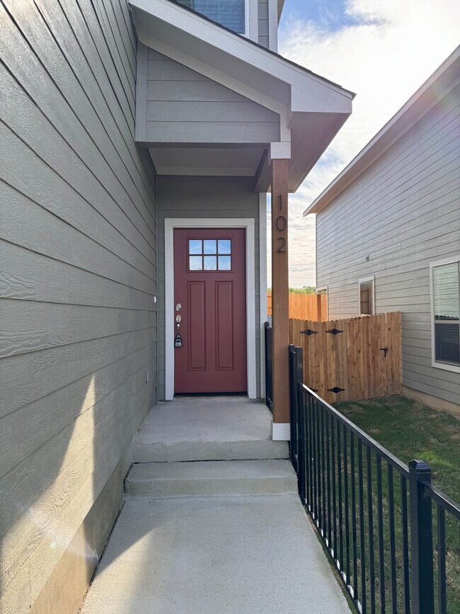 Photo - Magnolia Village