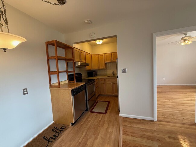 Photo - 5 Arizona Ter Unit 6