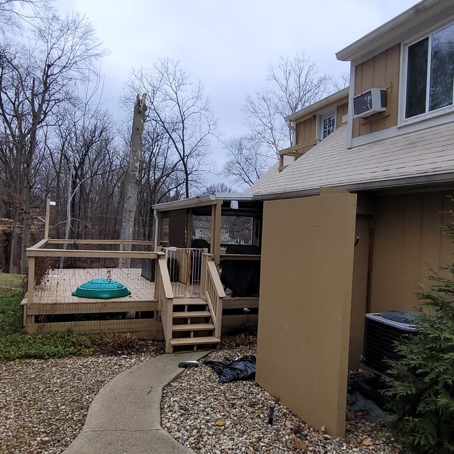 Photo - 17 Woodland Dr Unit Upstair Rental