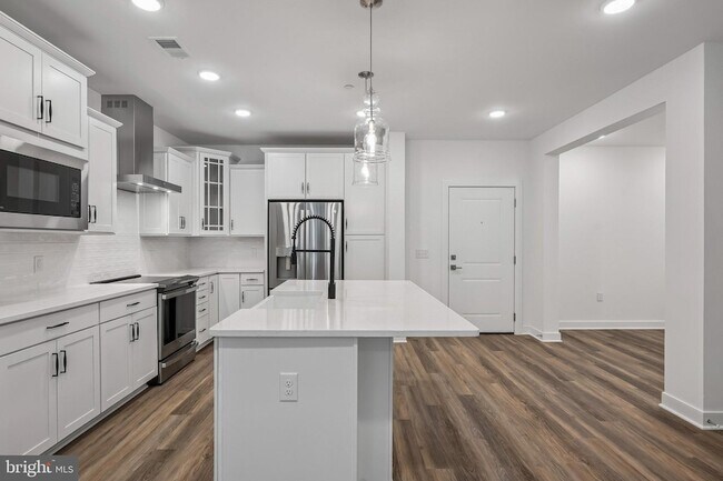 Photo - 21731 Dovekie Ter Unidad 403