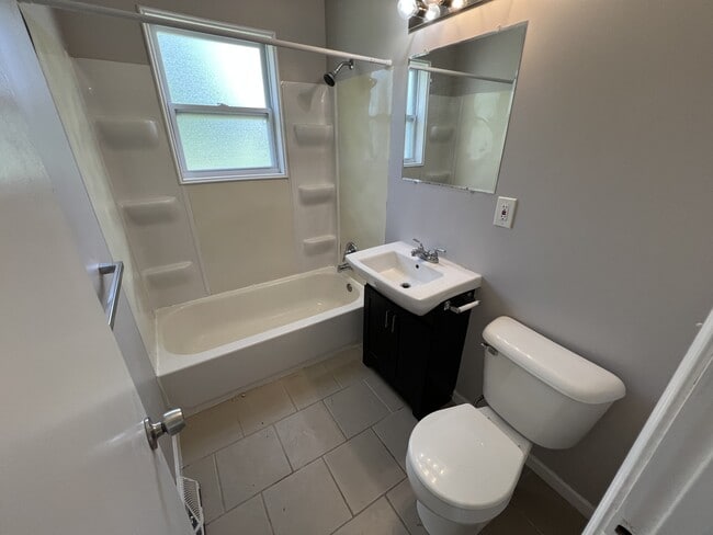 Photo - 210 Mill St