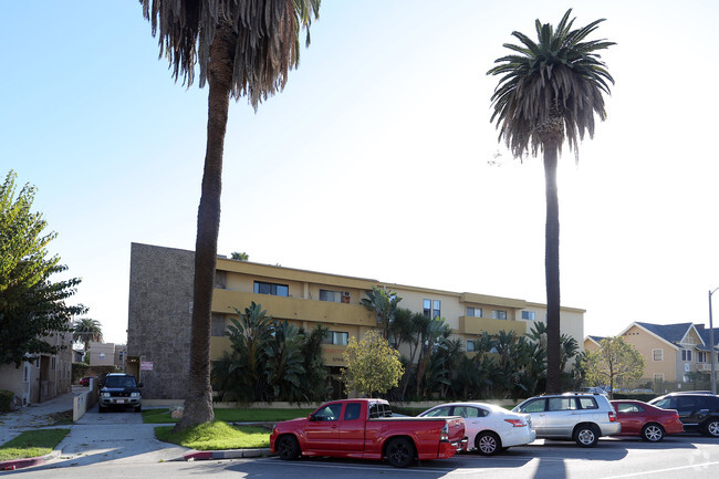 Building Photo - University Manor Apartments