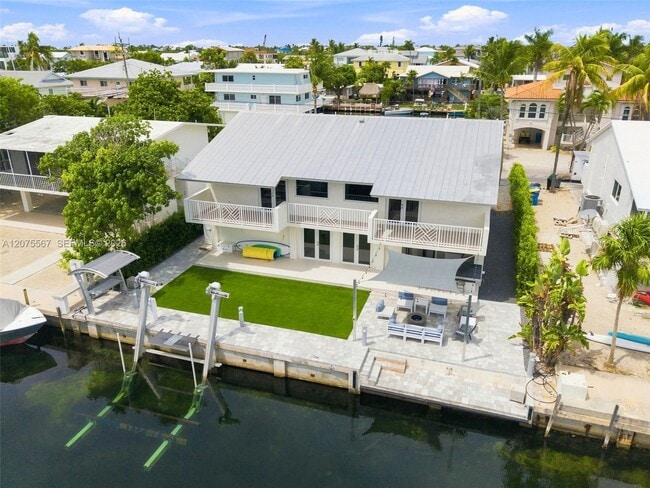 Building Photo - 203 Gulfview Dr