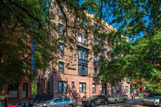 Photo - 214 Clinton St