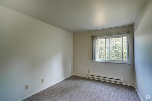 2BR, 1BA - 888SF