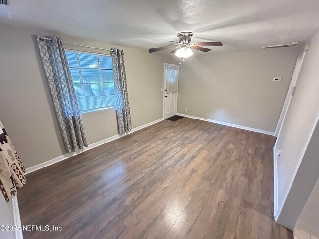 Photo - 3958 Hunter Cir