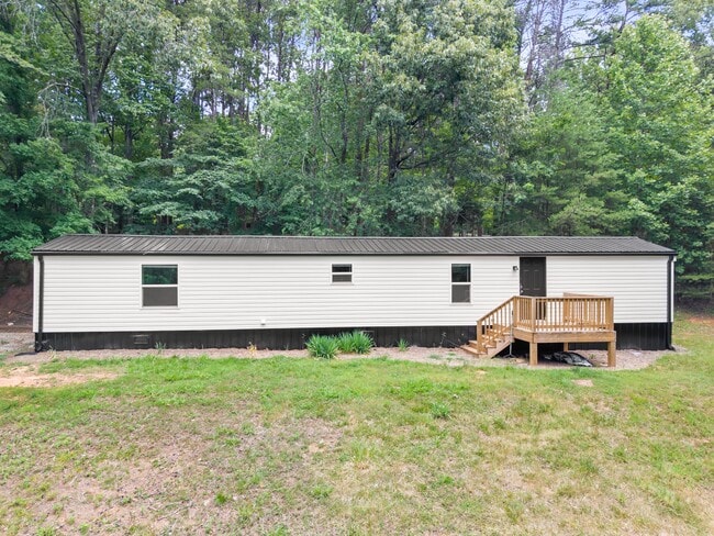 Building Photo - 206 Primrose Rd