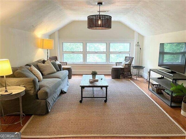 Photo - 1146 St Augustine Pl NE