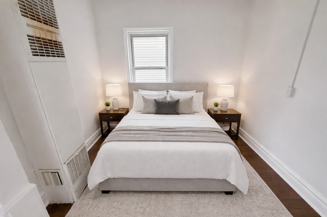 Photo - 3860 N Saint Louis Ave Unit 2R