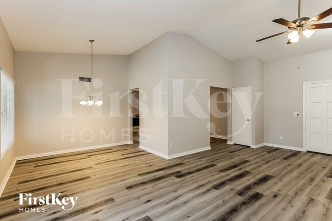 Photo - 10632 N 39th Ave