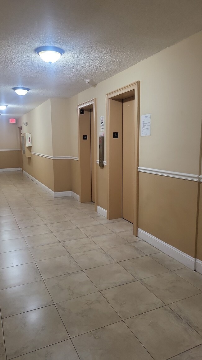 Photo - 5033 NW 7th St Unidad #410