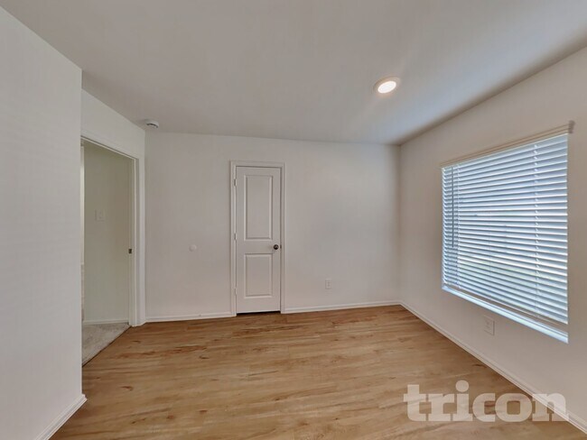 Photo - 3023 Twisted Myrtle Dr