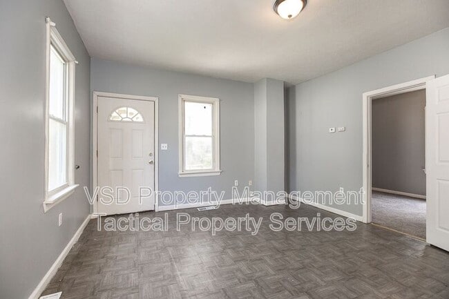 Photo - 3651 E 55th St Unidad #3 Rear