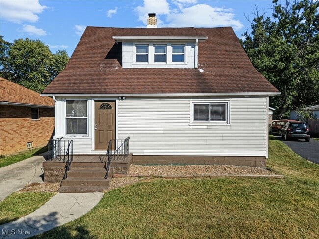 Building Photo - 4571 W 157th St Unit 1