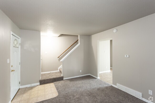 Pin Oak Apartments 925 Brookside