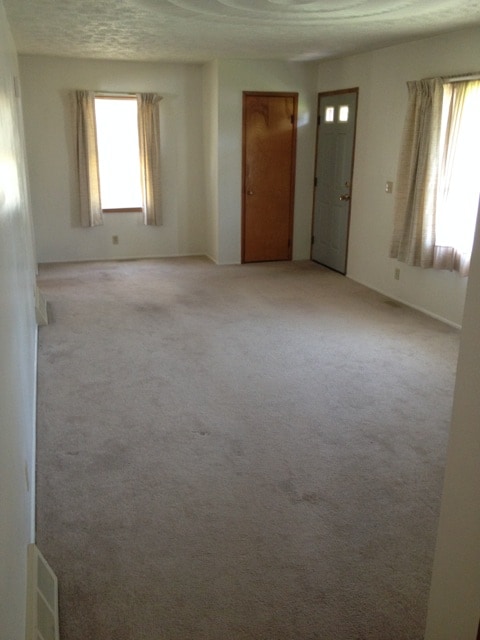 Photo - 1021 Valley Dr NW