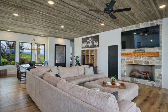 Photo - 4742 Heads Up Rd Unit ID1365725P