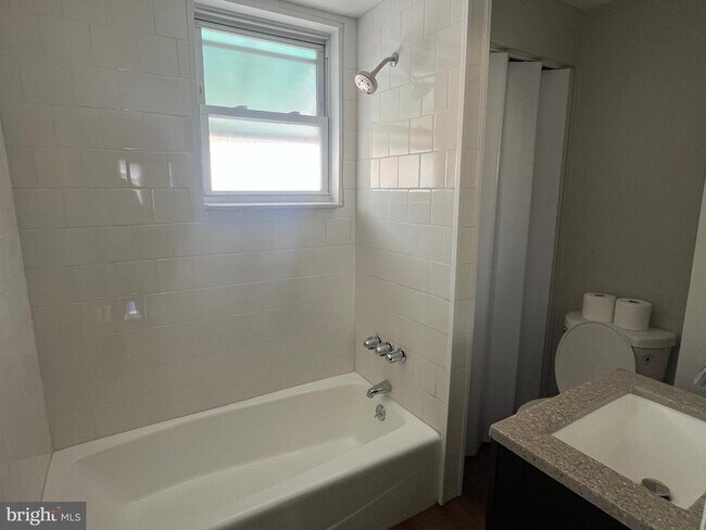 Photo - 3180 Tilton St