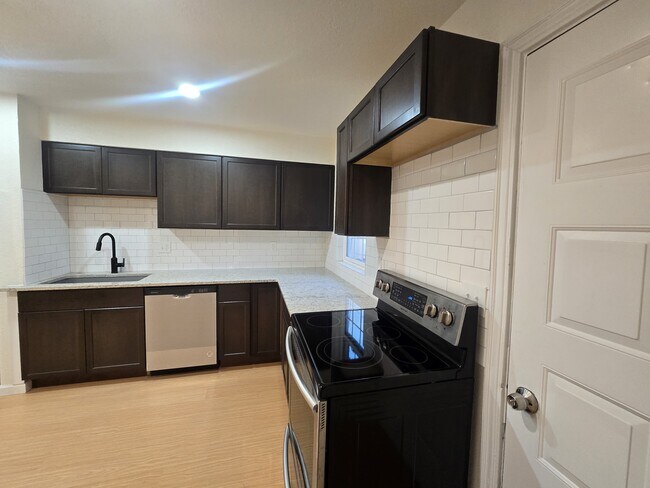 Photo - 3030 W Kentucky Ave