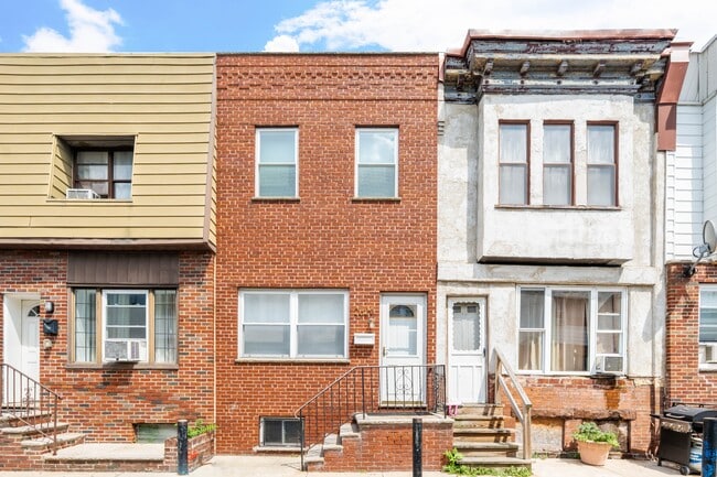 Building Photo - 2629 S Sheridan St Rental