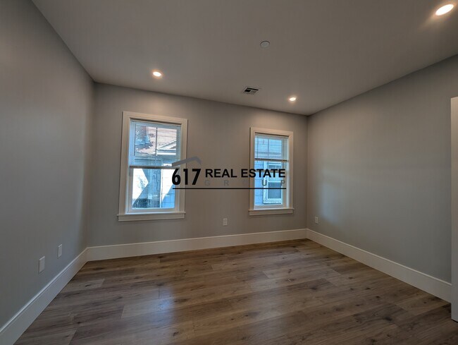 11 Holton St Unit A2
