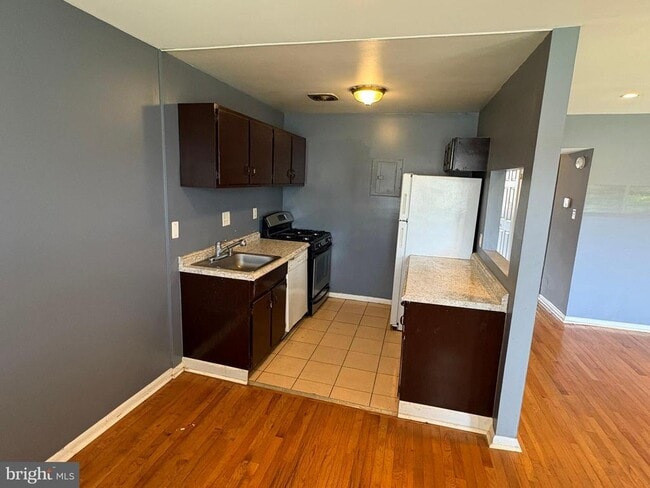 Photo - 5424 85th Ave Unit 102