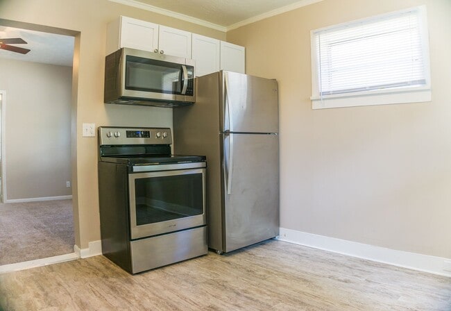 Photo - 5 Bedroom House Available!