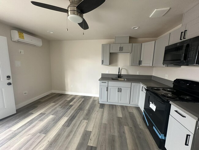 Photo - 1505 F Ave