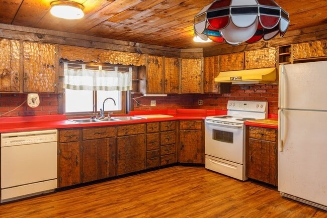 Photo - 385 E Broadway Unit 1