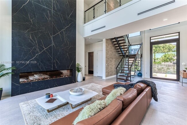 Photo - 2817 NE 35th St