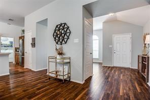 Photo - 305 Highland Glen Trail