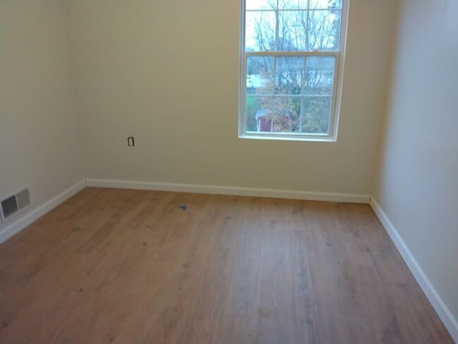 Photo - 1299 Porters Rd