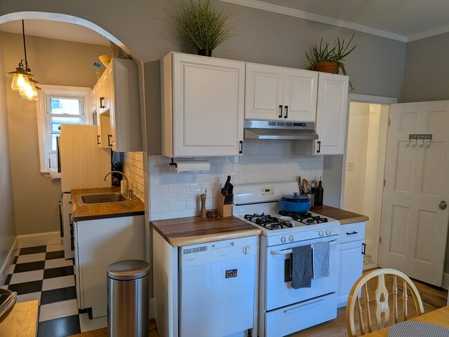 Photo - 81 Gladstone St Unit 2