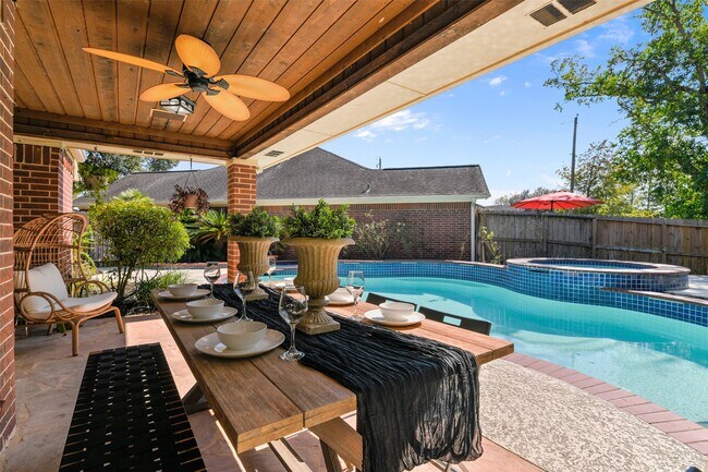 Photo - 416 Live Oak Ln