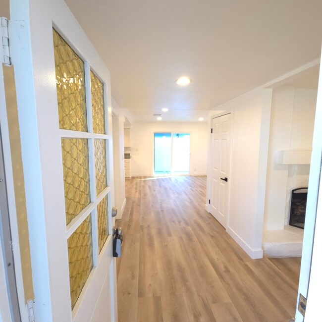 Building Photo - 90 Lupe Ave