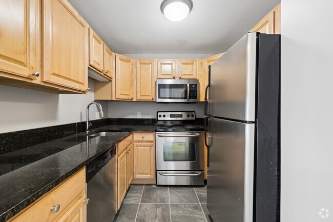 1BR, 1BA - 815SF - Kitchen