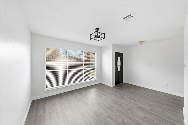 Photo - 2303 Keyhole Ln