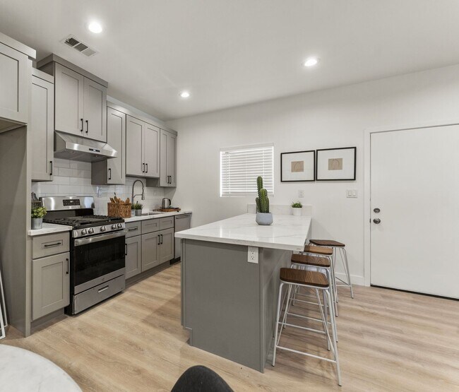 Photo - Showing Times: Showing Times: to schedule a viewing, please call & contact us