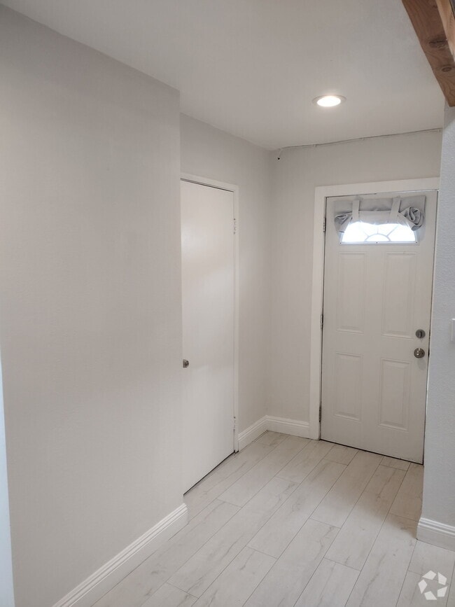 Building Photo - 7450 Girard Ave Unit 2 Rental