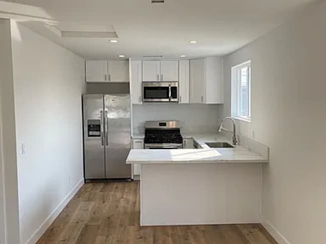 Building Photo - Spacious Updated 2BD/2BA in Prime Boyle Heights Unit 2426 1/2 Houston Street