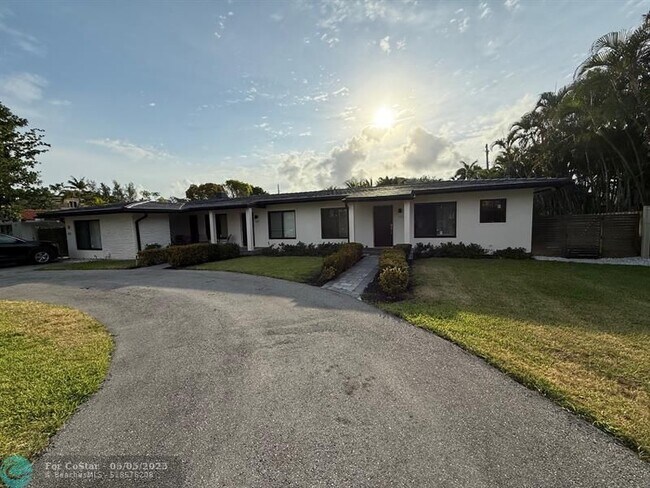 Photo - 1420 NE 26th Ave