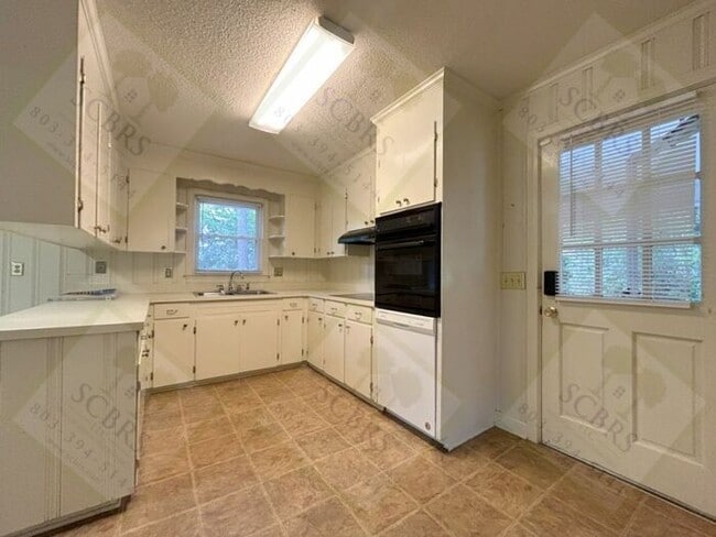 Photo - SE Columbia - 3 bedroom, 2 bath clean single story