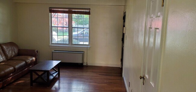 Photo - 310 Ashby St Unidad D