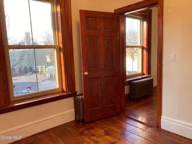 Photo - 162 4th St Unit 2