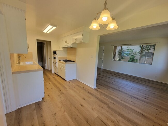 Photo - 13530 Leadwell St Unit 5