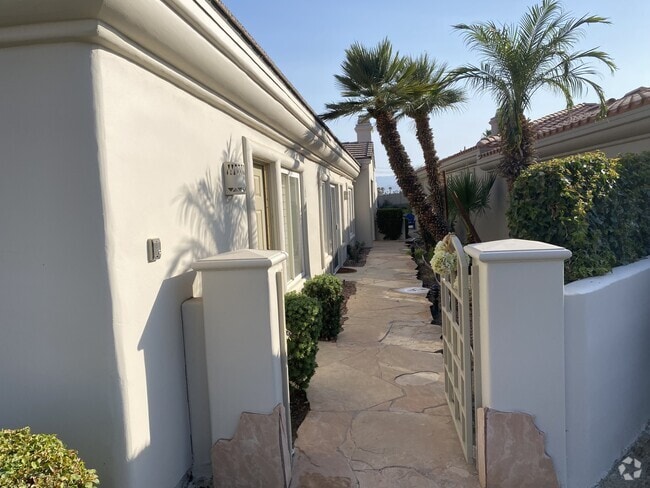 Building Photo - 78052 Calle Norte Rental